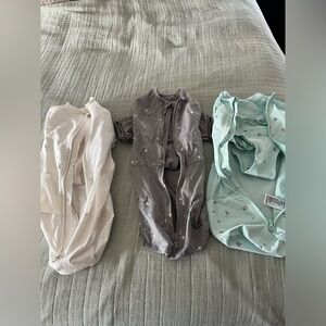Snoo sleep sacks swaddles size M white gray turquoise